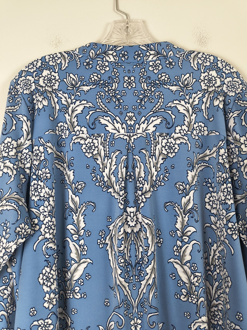 Belle By Kim Gravel Tunic Women's 1X Blue White Floral V-Neck Blouse Long Sleeve - Picture 7 of 11